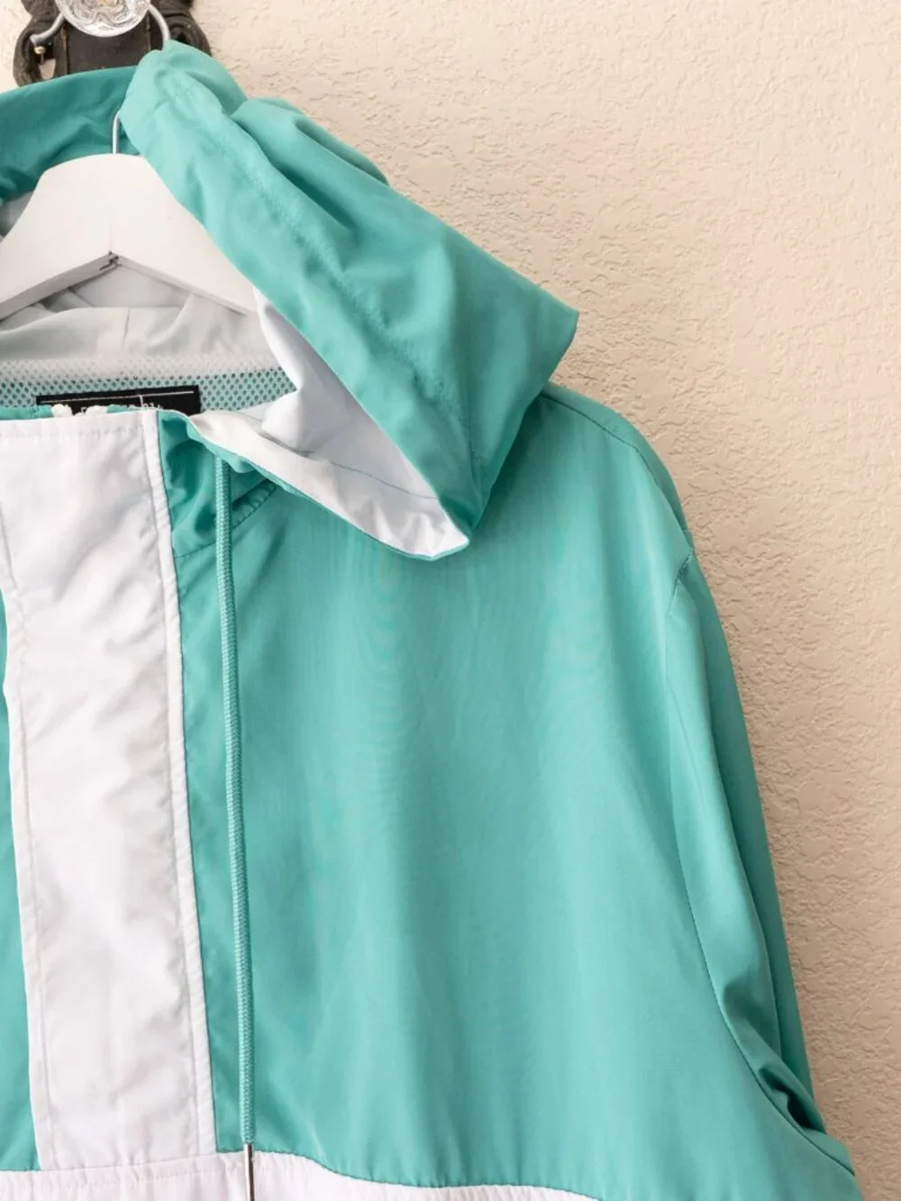 Forever 21 Windbreaker Womens L Pink Turquoise Colorblock Hooded Jacket Y2K